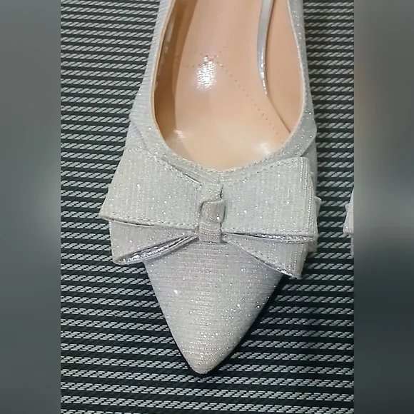 J. Renee SILVER Gabino Pointed Toe w/ BOW, Slingback Pumps *Sz 9.5* NEW, no Tags - Picture 4 of 16